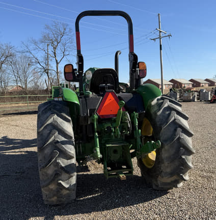 Image of John Deere 5045E equipment image 3