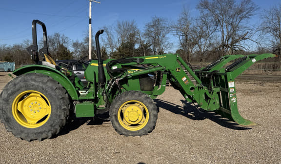 Image of John Deere 5045E equipment image 2