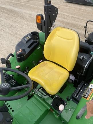 Image of John Deere 5045E equipment image 4