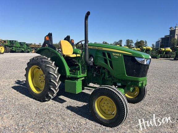 2022 John Deere 5045E Equipment Image0