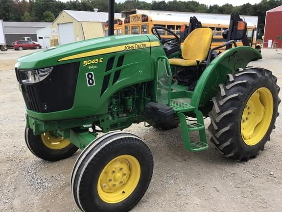 Image of John Deere 5045E equipment image 1