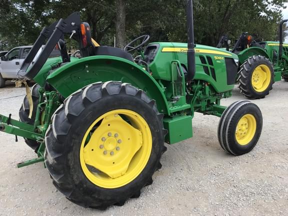 Image of John Deere 5045E equipment image 4