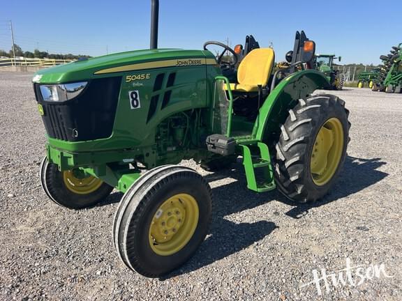 Image of John Deere 5045E equipment image 2
