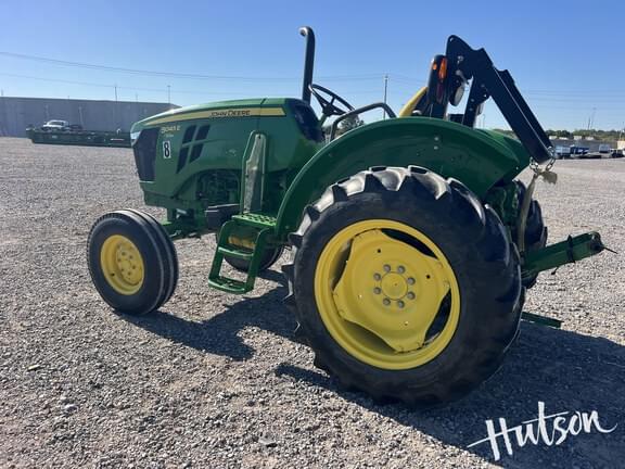 Image of John Deere 5045E equipment image 3