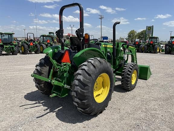 Image of John Deere 5045E equipment image 4