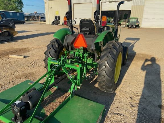 Image of John Deere 5045E equipment image 3