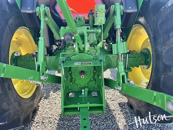 Image of John Deere 5045E equipment image 3