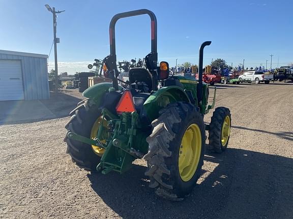 Image of John Deere 5045E equipment image 3