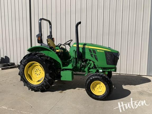 Image of John Deere 5045E equipment image 4