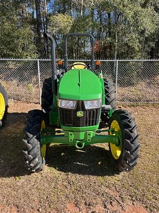 Image of John Deere 5045E equipment image 3