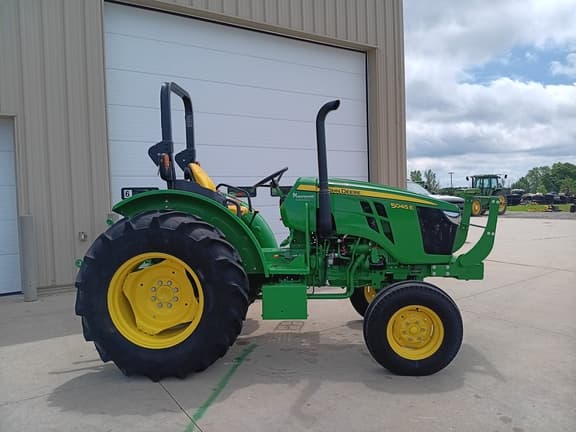 Image of John Deere 5045E equipment image 2