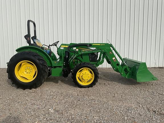 Image of John Deere 5045E equipment image 4