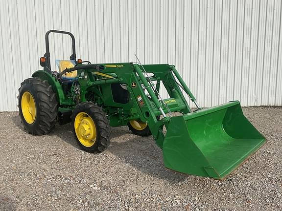Image of John Deere 5045E equipment image 3