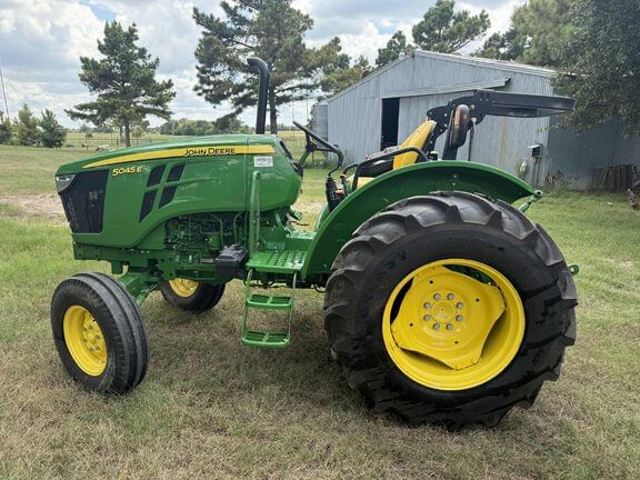 2022 John Deere 5045E Equipment Image0