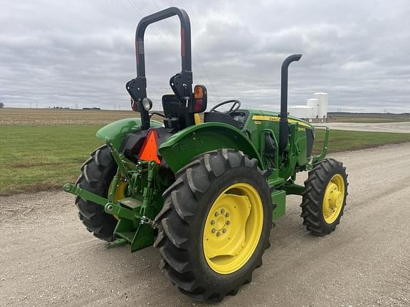 Image of John Deere 5045E equipment image 4