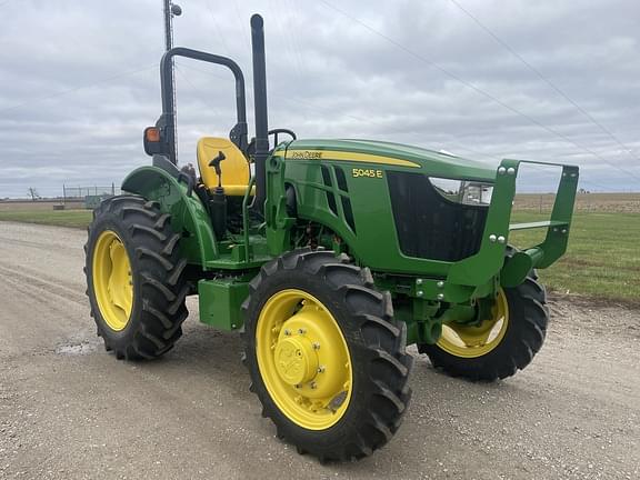 Image of John Deere 5045E equipment image 2