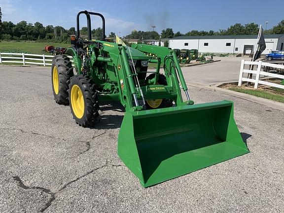 Image of John Deere 5045E equipment image 2