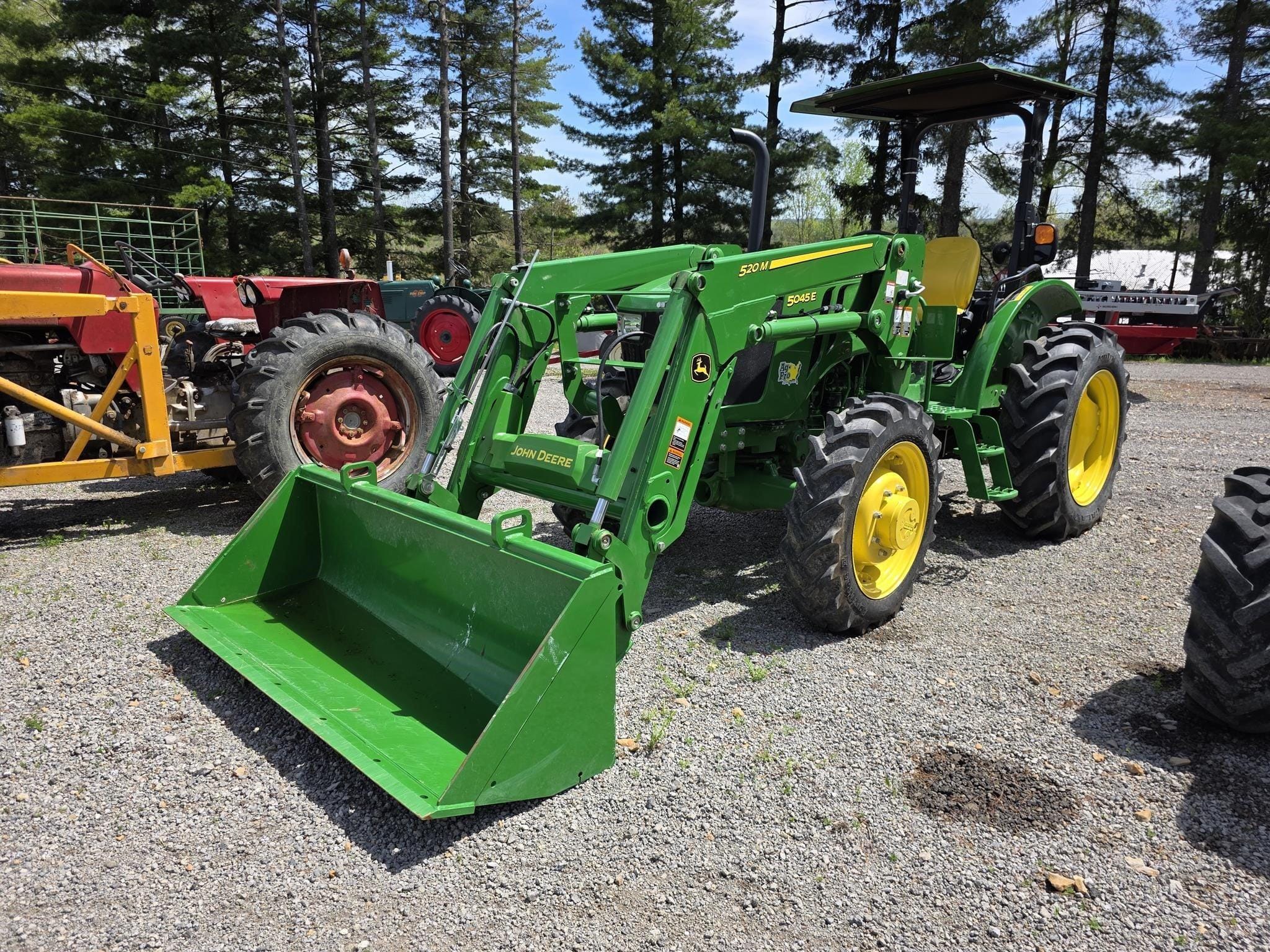 2022 John Deere 5045E Equipment Image0