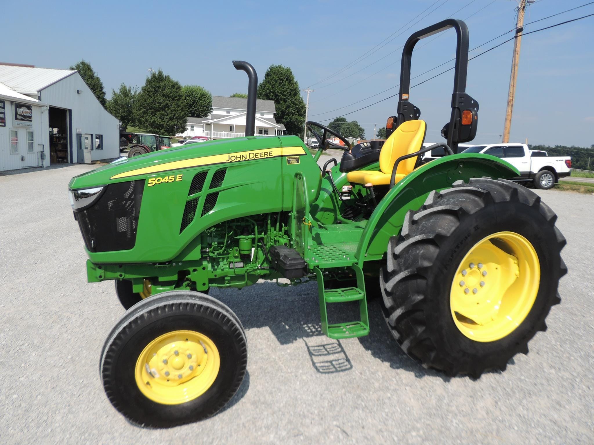 2022 John Deere 5045E Equipment Image0