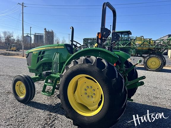 Image of John Deere 5045E equipment image 3