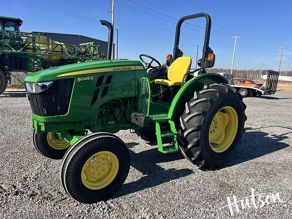 Image of John Deere 5045E equipment image 2