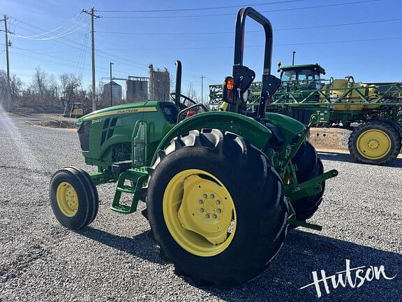 Image of John Deere 5045E equipment image 3