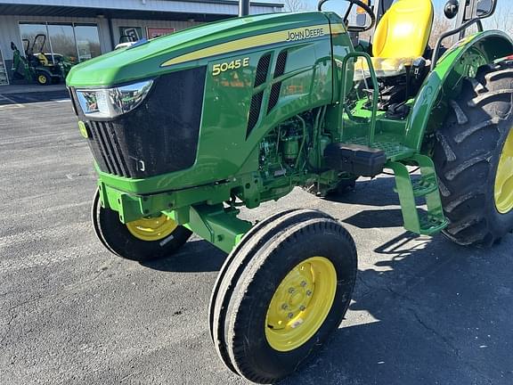 Image of John Deere 5045E equipment image 1