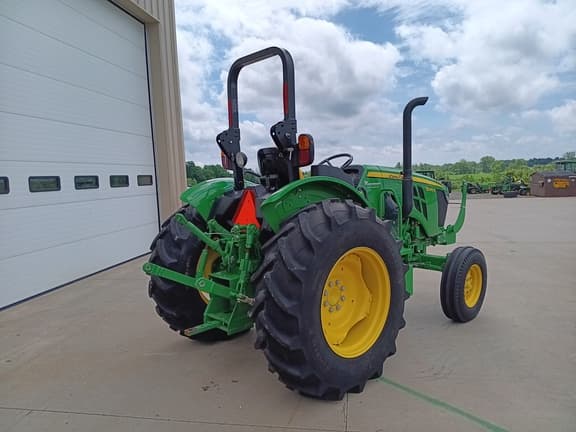 Image of John Deere 5045E equipment image 1