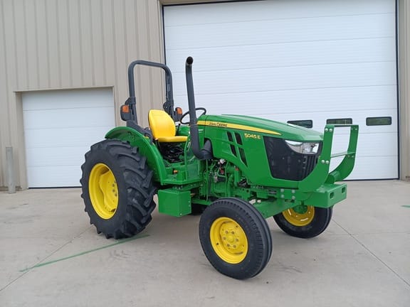 2022 John Deere 5045E Equipment Image0