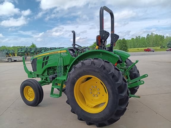 Image of John Deere 5045E equipment image 4