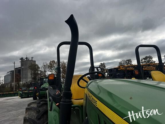 Image of John Deere 5045E equipment image 4