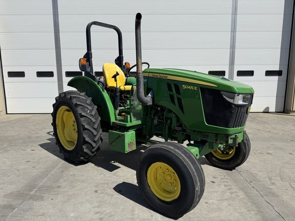 2021 John Deere 5045E Equipment Image0