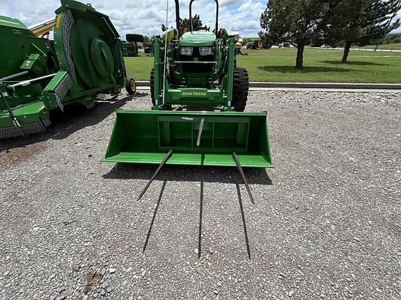 Image of John Deere 5045E equipment image 3