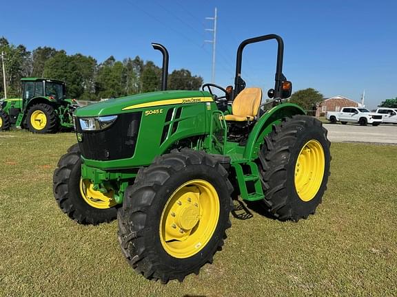 Image of John Deere 5045E equipment image 1