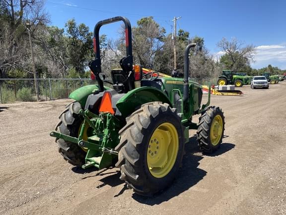 Image of John Deere 5045E equipment image 3