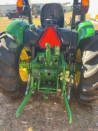 Image of John Deere 5045E equipment image 3