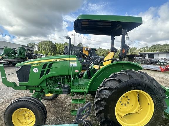 Image of John Deere 5045E equipment image 1