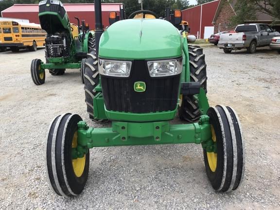 Image of John Deere 5045E equipment image 3