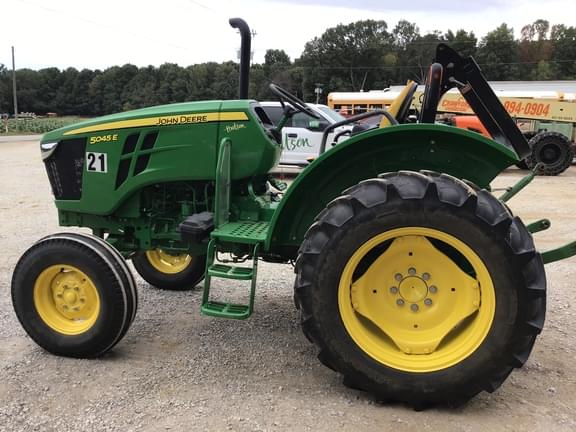 Image of John Deere 5045E equipment image 1
