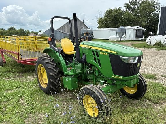 Image of John Deere 5045E equipment image 2