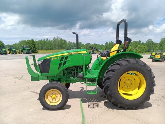 Image of John Deere 5045E equipment image 4