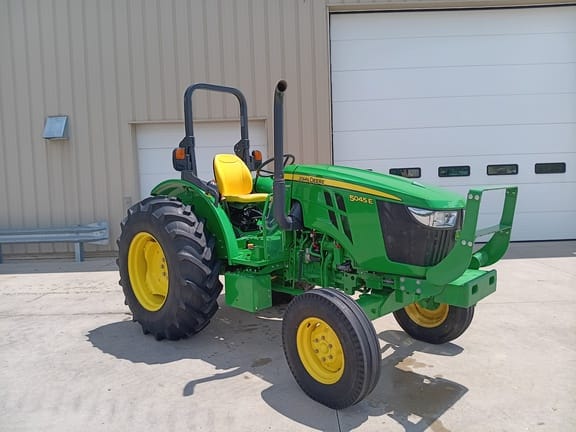 2022 John Deere 5045E Equipment Image0