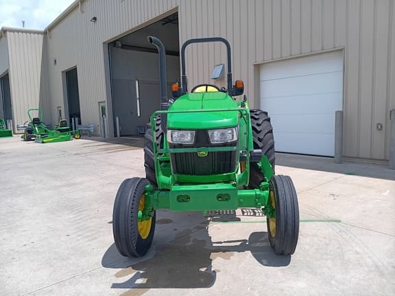 Image of John Deere 5045E equipment image 2