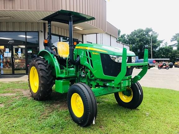 Image of John Deere 5045E equipment image 1