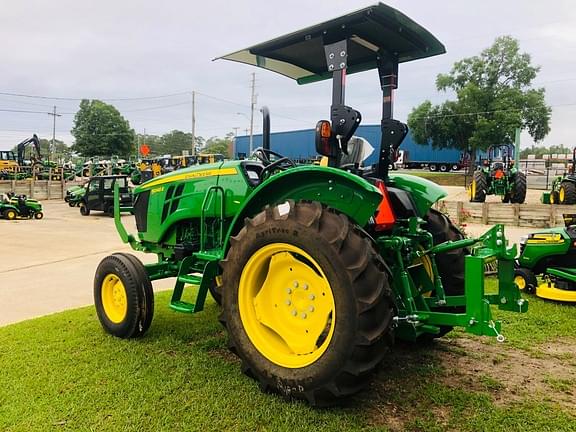 Image of John Deere 5045E equipment image 4