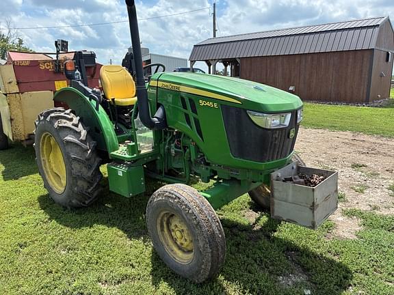 Image of John Deere 5045E equipment image 2