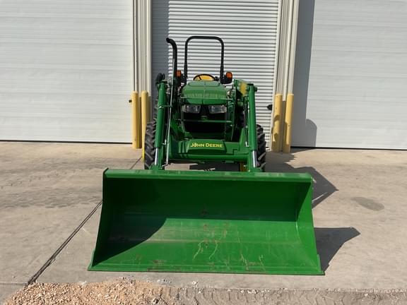 Image of John Deere 5045E equipment image 4