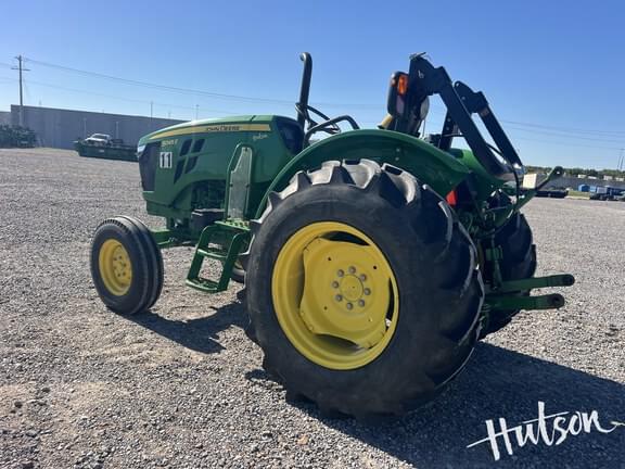 Image of John Deere 5045E equipment image 3