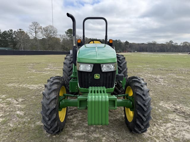 Image of John Deere 5045E equipment image 4