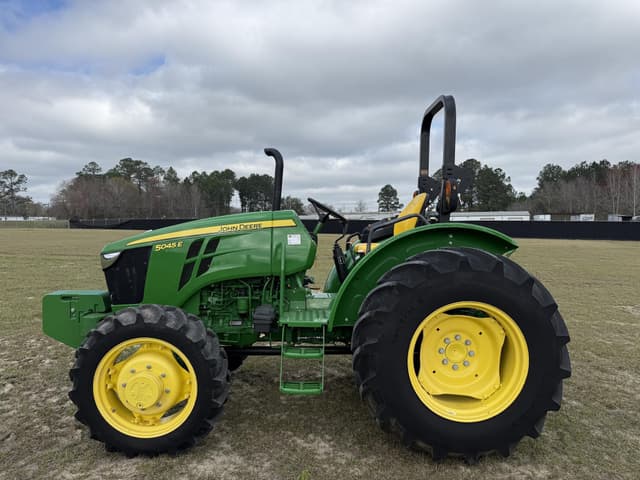 Image of John Deere 5045E equipment image 1